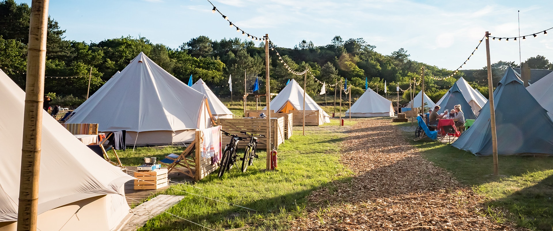Camping met gezellige canvas tenten | Leisure parken schoonmaken | Asenso Schoonmaakdiensten